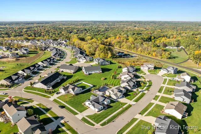 $509,900 | 6741 Woodhills Drive Northeast, Rockford, MI 49341