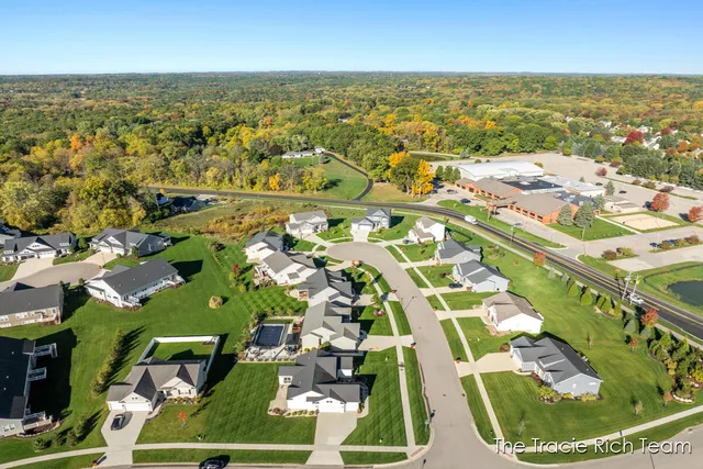 $509,900 | 6741 Woodhills Drive Northeast, Rockford, MI 49341