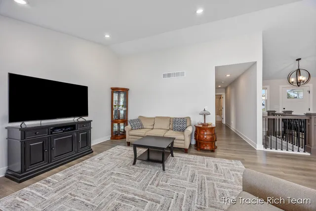 $509,900 | 6741 Woodhills Drive Northeast, Rockford, MI 49341