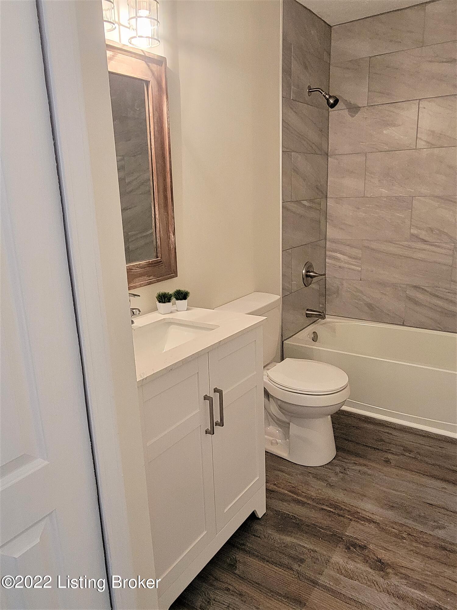 5018 Woodsend Road Louisville, KY 40229 - Photo 32 of 74 1st Floor Full Bath