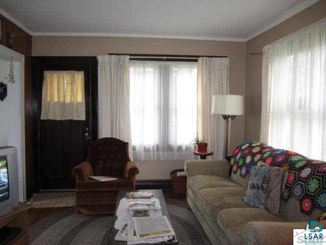 5278 Midbon Road Superior, WI 54880 - Photo 5 of 16 Living Room