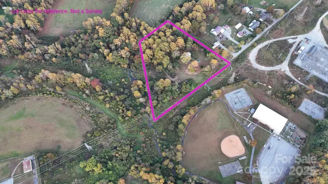 a picture of white wall with a and a white house