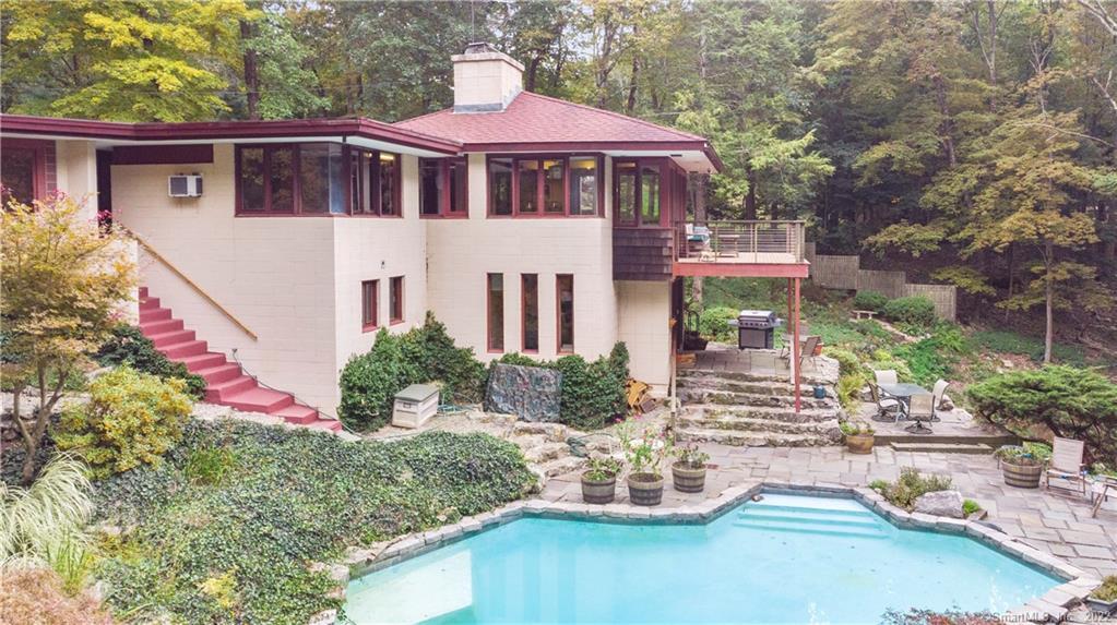135 Peaceable Ridge Road Ridgefield, CT 06877 - Photo 1 of 1