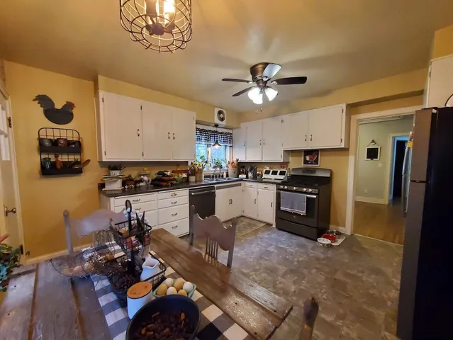 $209,900 | 157 North Clinton Avenue, Clintonville, WI 54929