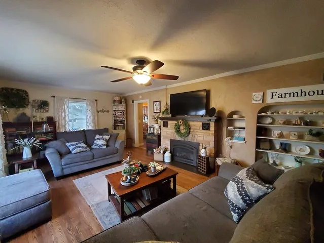 $209,900 | 157 North Clinton Avenue, Clintonville, WI 54929