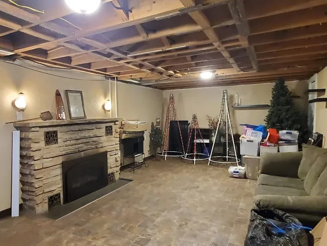 $209,900 | 157 North Clinton Avenue, Clintonville, WI 54929