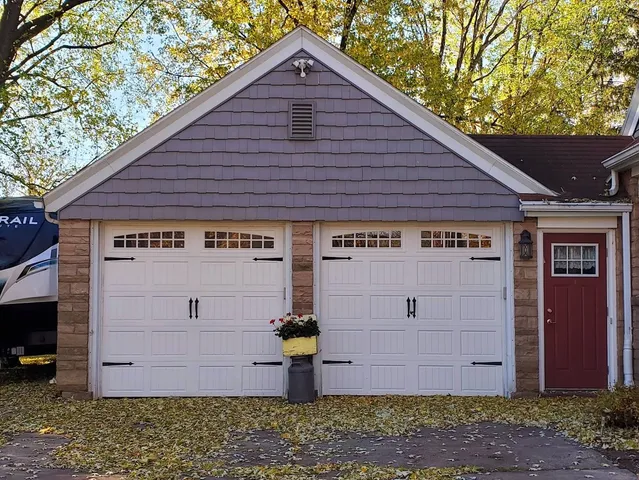 $209,900 | 157 North Clinton Avenue, Clintonville, WI 54929