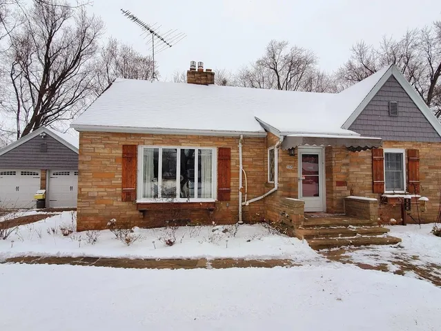 $209,900 | 157 North Clinton Avenue, Clintonville, WI 54929
