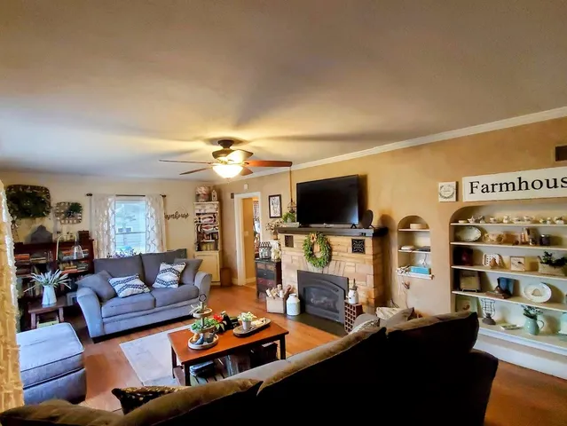 $209,900 | 157 North Clinton Avenue, Clintonville, WI 54929