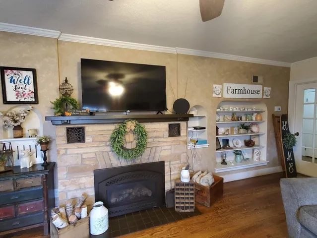 $209,900 | 157 North Clinton Avenue, Clintonville, WI 54929