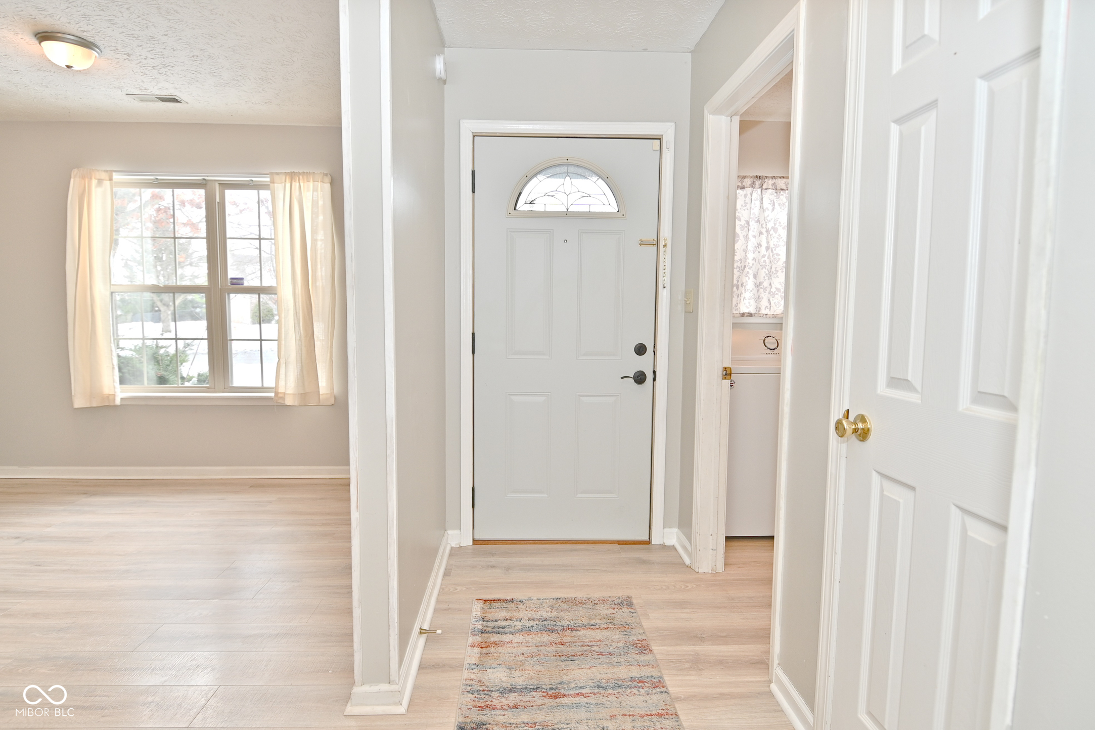 1061 Oak Leaf Road Franklin, IN 46131 - Photo 4 of 46 Gallery Image 4