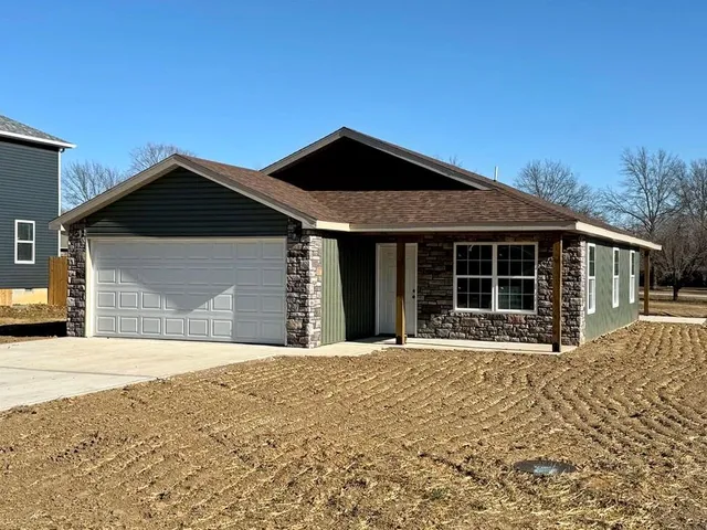 $225,000 | 1803 South Elm Street, El Dorado Springs, MO 64744