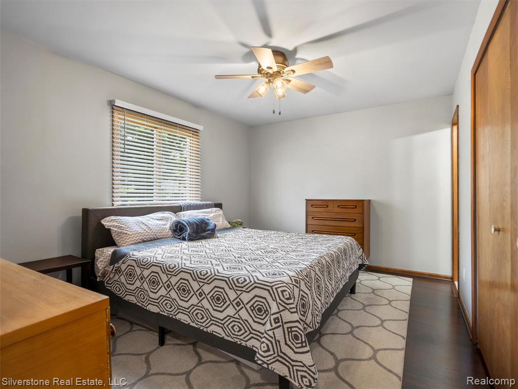 2807 Hartline Drive Rochester Hills, MI 48309 - Photo 17 of 35