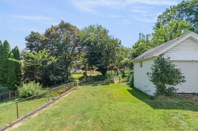 a view of an outdoor space with a garden