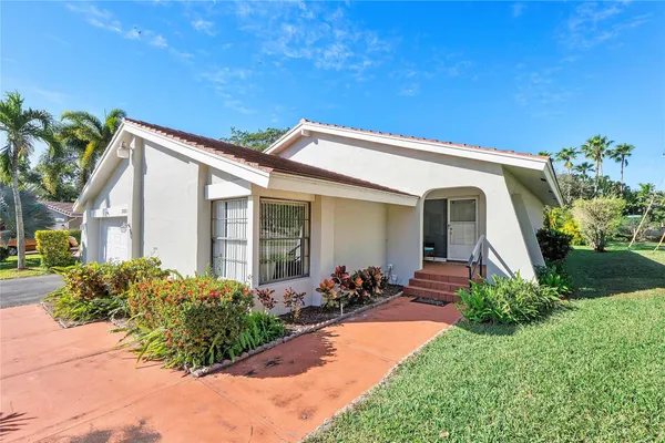 $3,300 | 2850 Deer Creek, Deerfield Beach, FL 33442