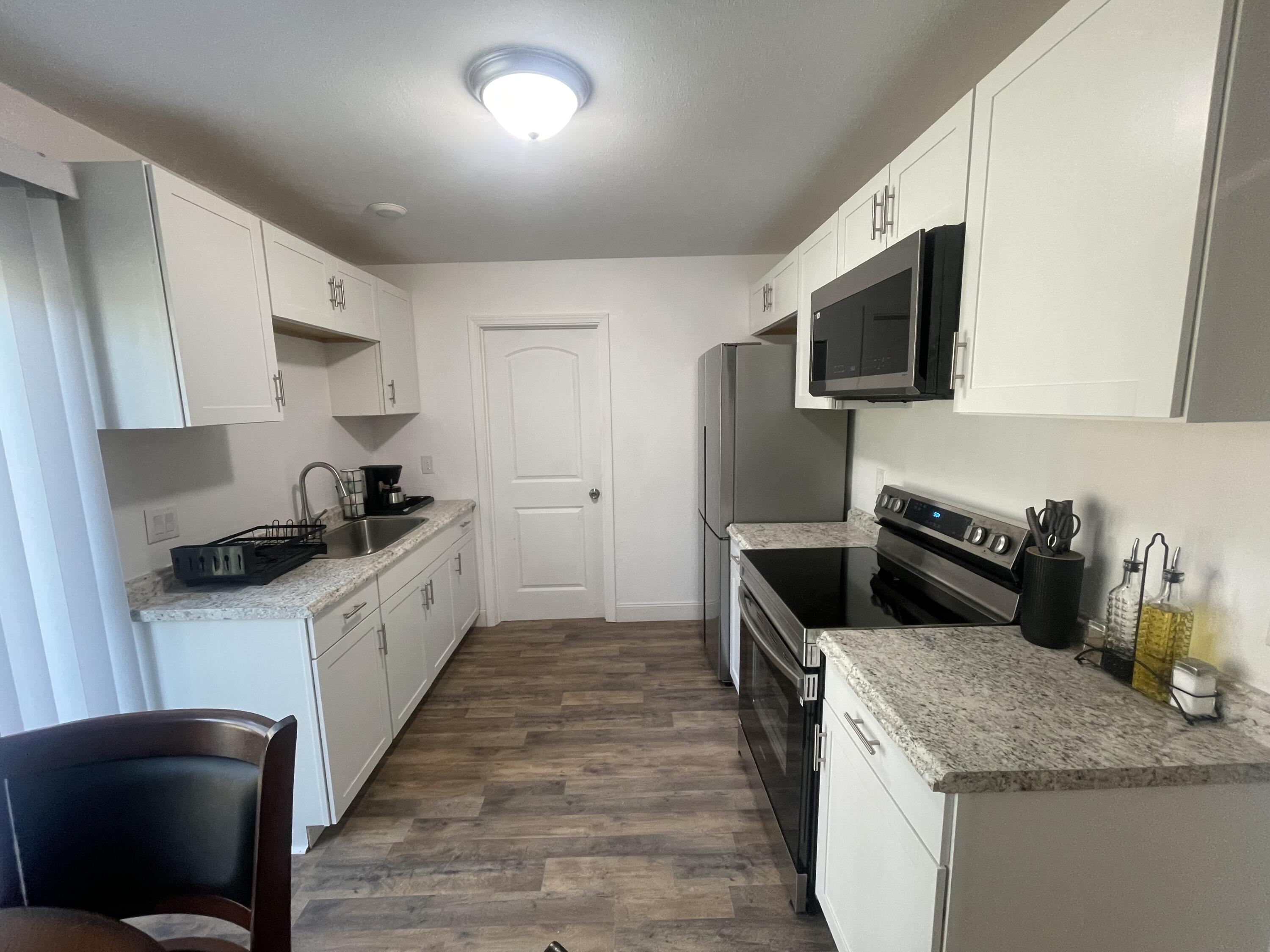 983 Emerald Road Southeast Palm Bay, FL 32909 - Photo 11 of 33 KITCHEN