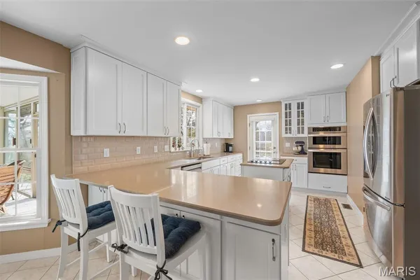 $725,000 | 718 Chancellor Heights Drive, Manchester, MO 63011