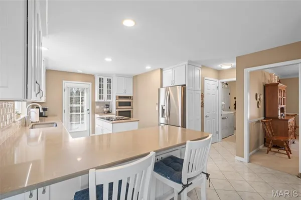 $725,000 | 718 Chancellor Heights Drive, Manchester, MO 63011