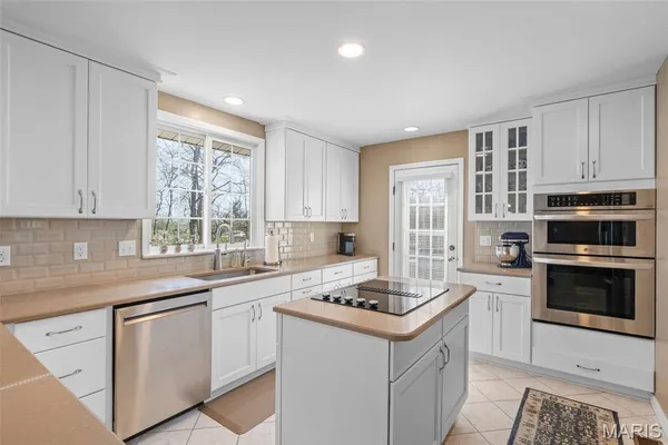 $725,000 | 718 Chancellor Heights Drive, Manchester, MO 63011