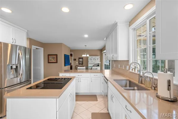 $725,000 | 718 Chancellor Heights Drive, Manchester, MO 63011