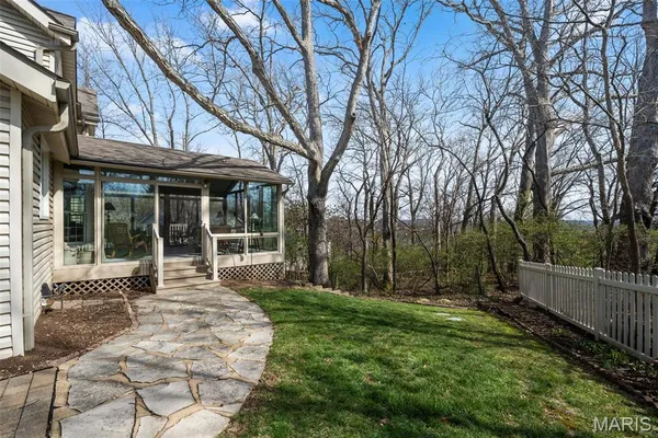 $725,000 | 718 Chancellor Heights Drive, Manchester, MO 63011