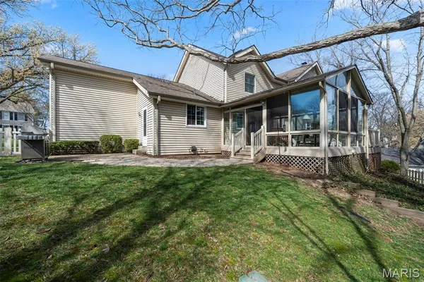 $725,000 | 718 Chancellor Heights Drive, Manchester, MO 63011