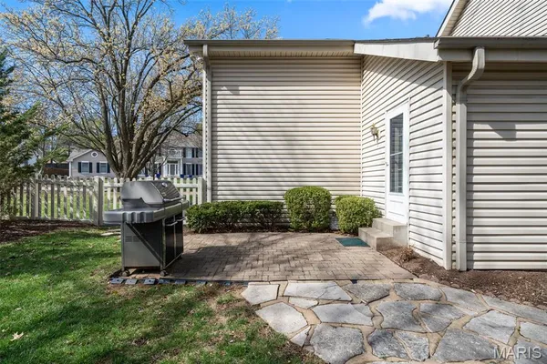 $725,000 | 718 Chancellor Heights Drive, Manchester, MO 63011