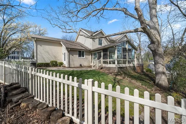 $725,000 | 718 Chancellor Heights Drive, Manchester, MO 63011