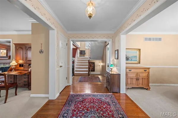 $725,000 | 718 Chancellor Heights Drive, Manchester, MO 63011