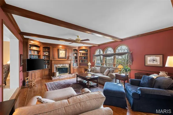 $725,000 | 718 Chancellor Heights Drive, Manchester, MO 63011