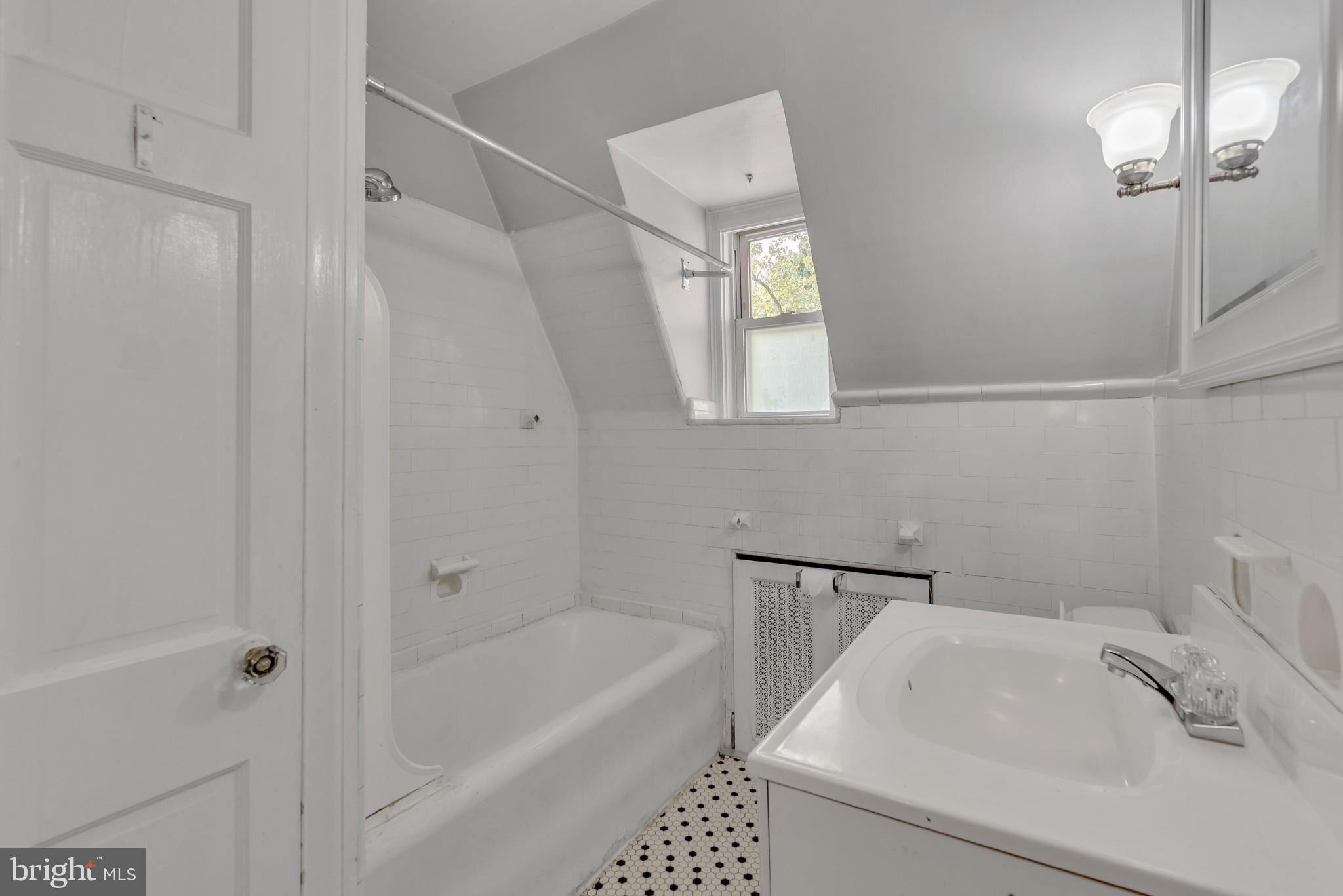 128 Edgehill Road Bala Cynwyd, PA 19004 - Photo 12 of 14 Gallery Image 12