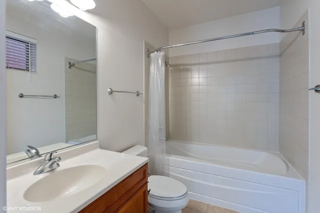 $2,595 | 1407 South Halsted Street, Unit 2A, Chicago, IL 60607