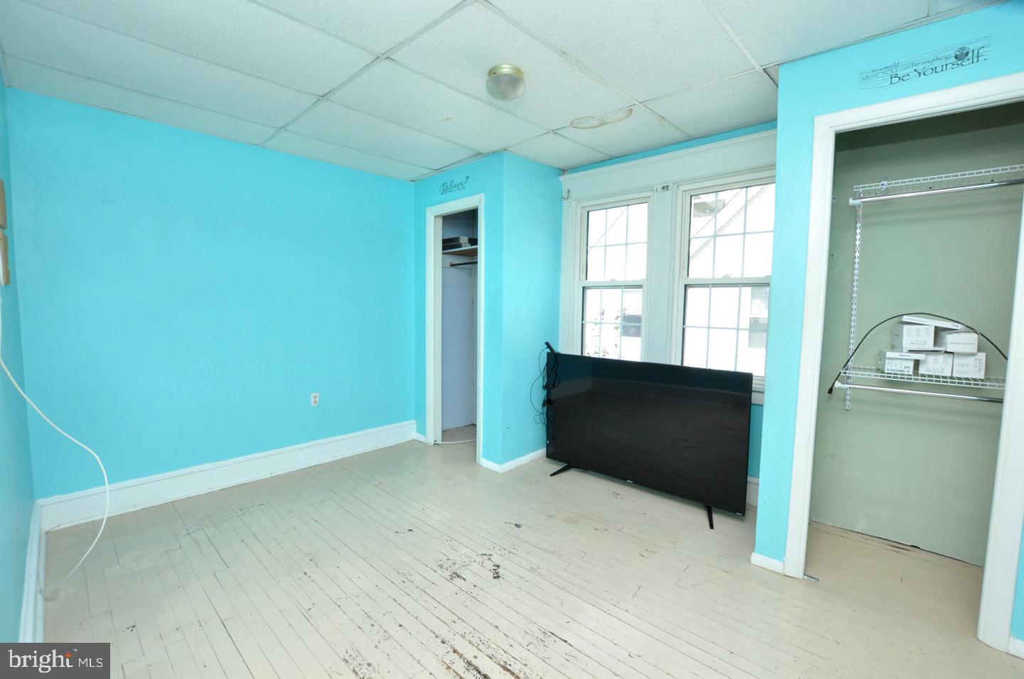 425 Delaware Avenue Riverside, NJ 08075 - Photo 24 of 33 a view of an empty room with a window