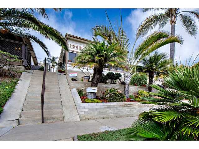 1042 3rd Street Encinitas, CA 92024 - Photo 1 of 25 Gallery Image 1