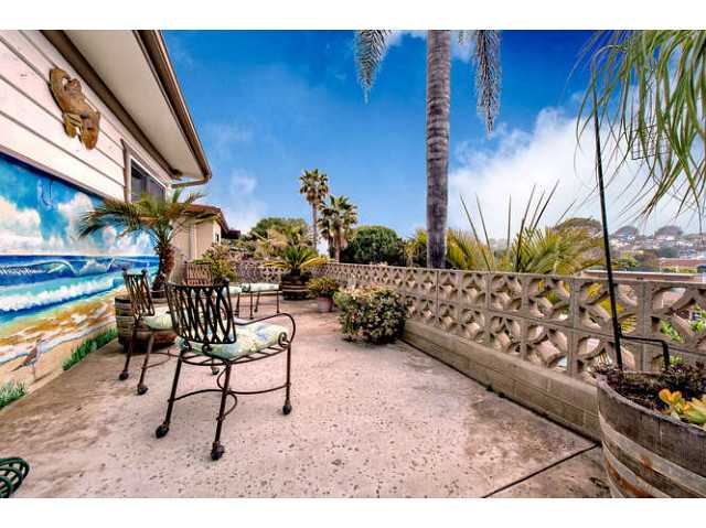 1042 3rd Street Encinitas, CA 92024 - Photo 5 of 25 Gallery Image 5