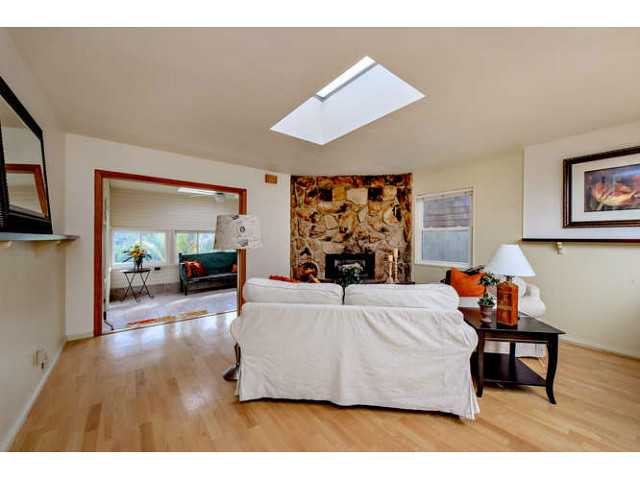 1042 3rd Street Encinitas, CA 92024 - Photo 8 of 25 Gallery Image 8
