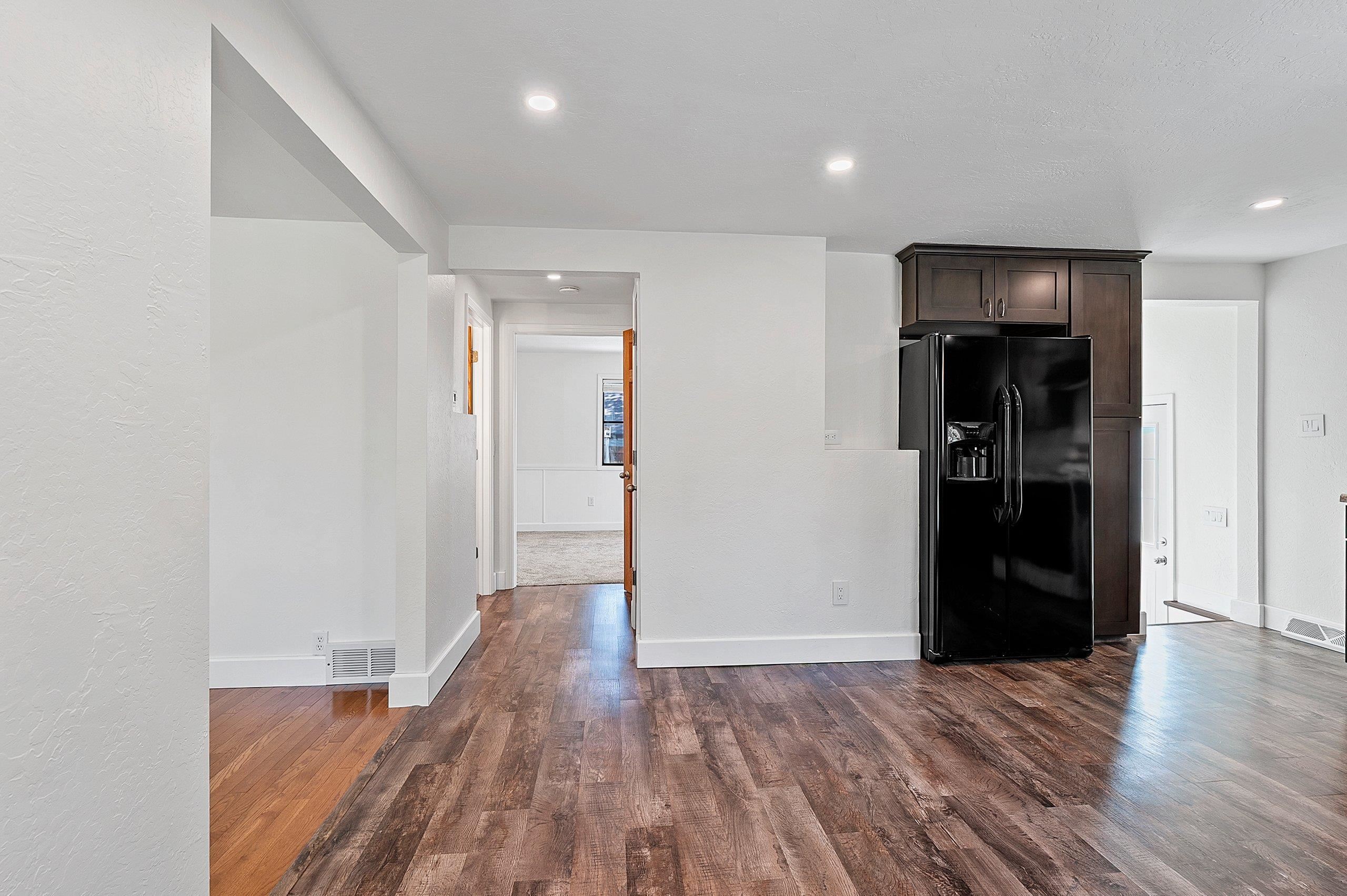 712 East 3rd Street Kimberly, WI 54136 - Photo 4 of 45
