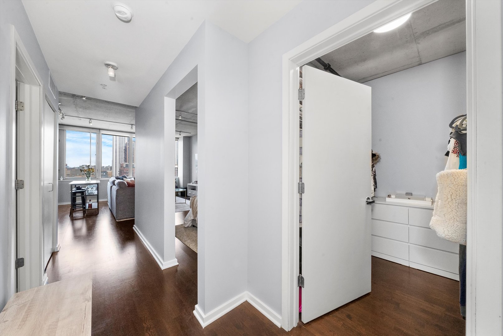 659 West Randolph Street, Unit 902 Chicago, IL 60661 - Photo 7 of 11