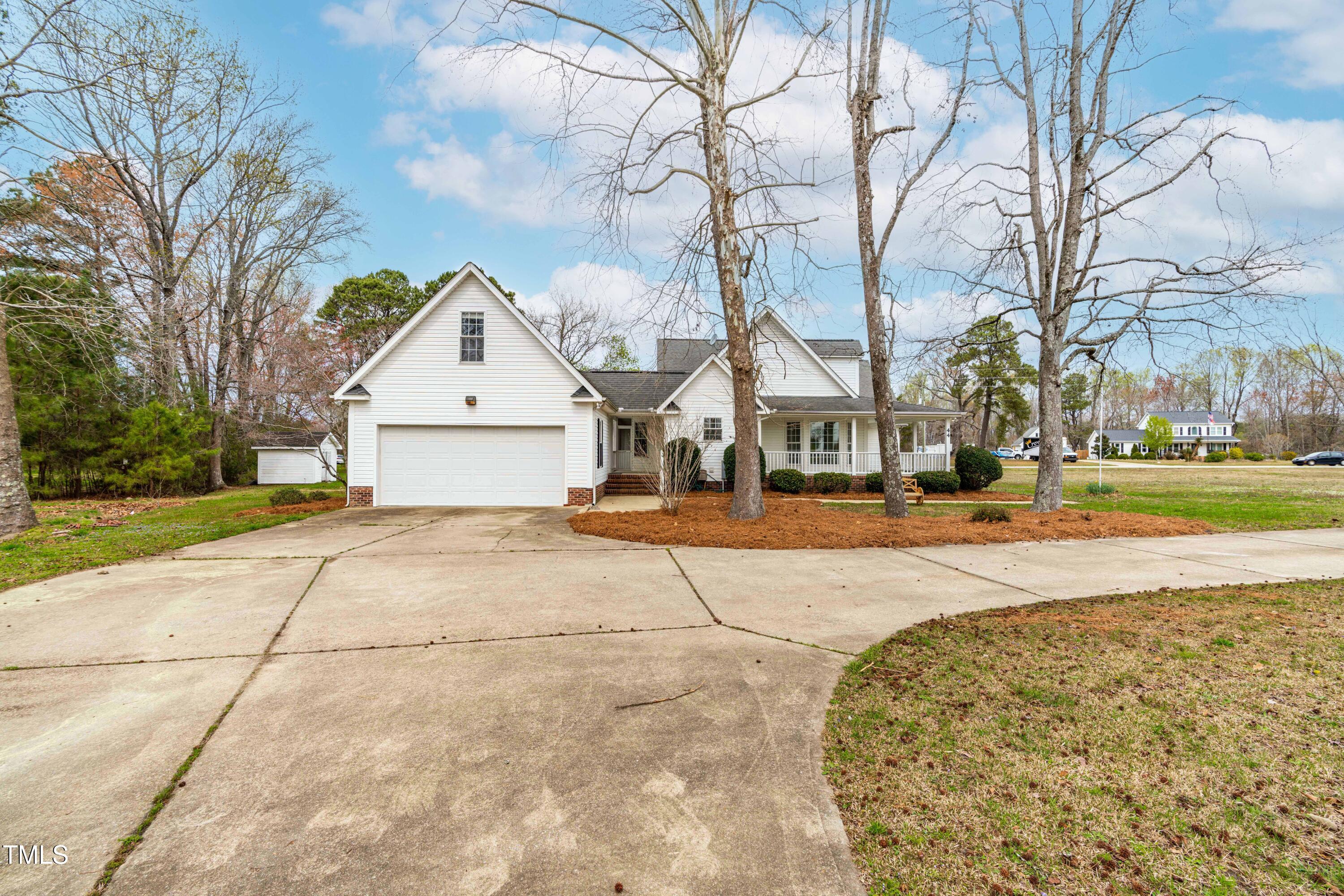 44 Loop Road Archer Lodge, NC 27527 - Photo 2 of 48
