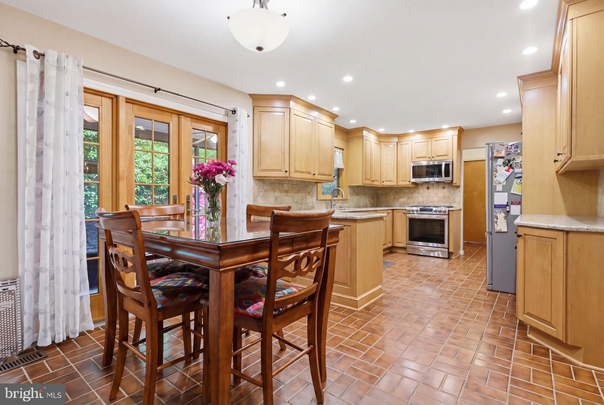 59 Lochatong Road Ewing, NJ 08628 - Photo 13 of 52