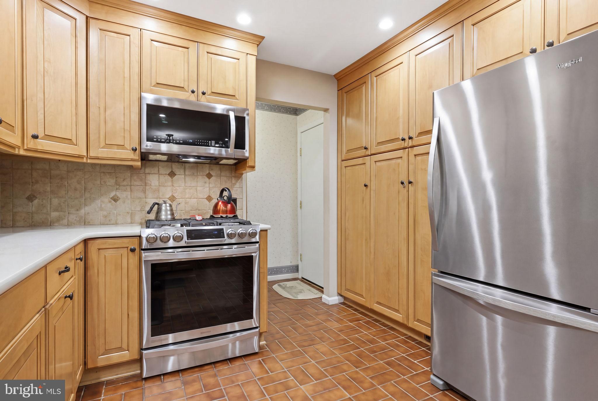 59 Lochatong Road Ewing, NJ 08628 - Photo 16 of 52