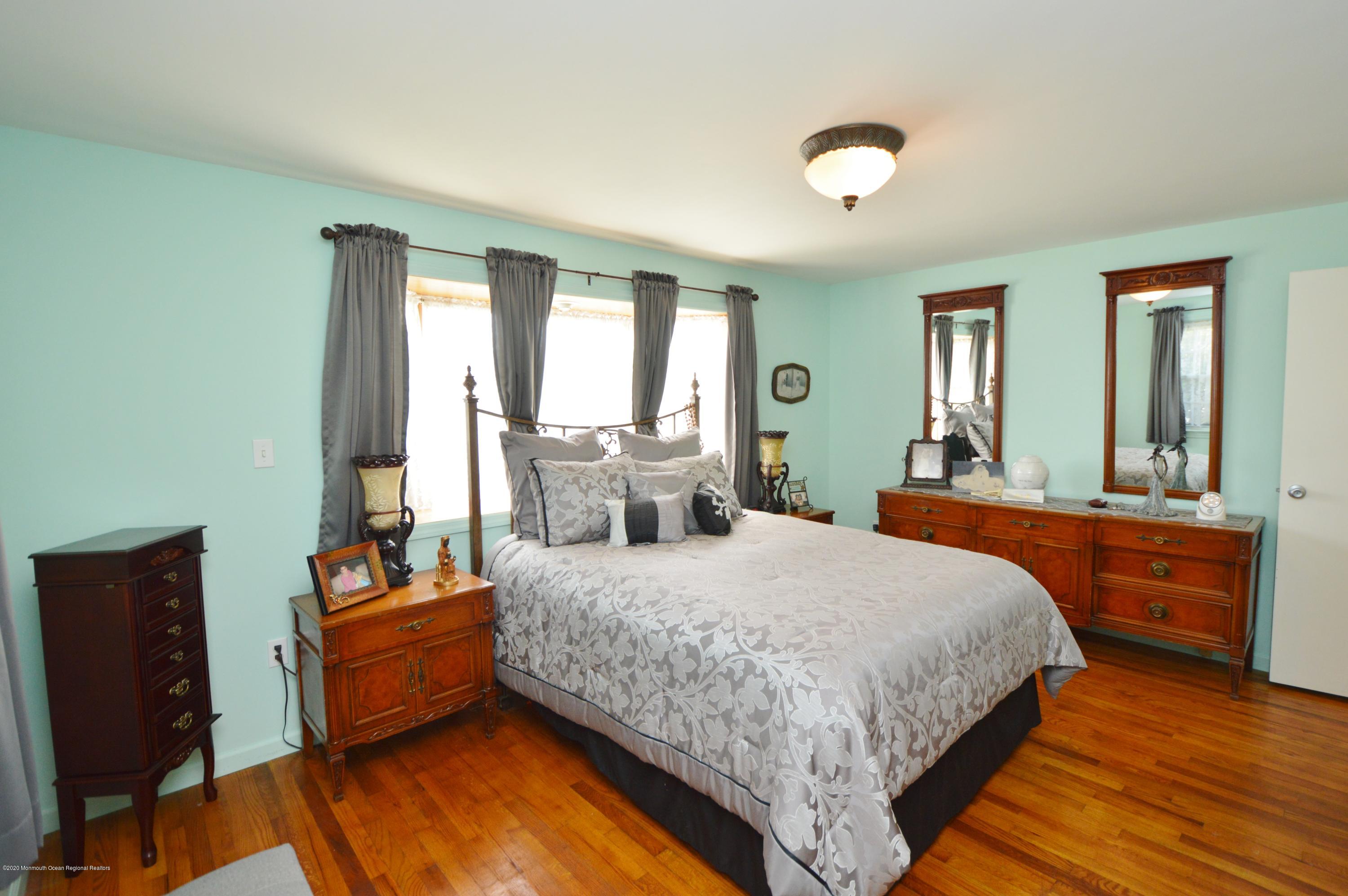 133 Grover Road Toms River, NJ 08753 - Photo 25 of 32 MASTER BEDROOM WITH ENSUITE BATH
