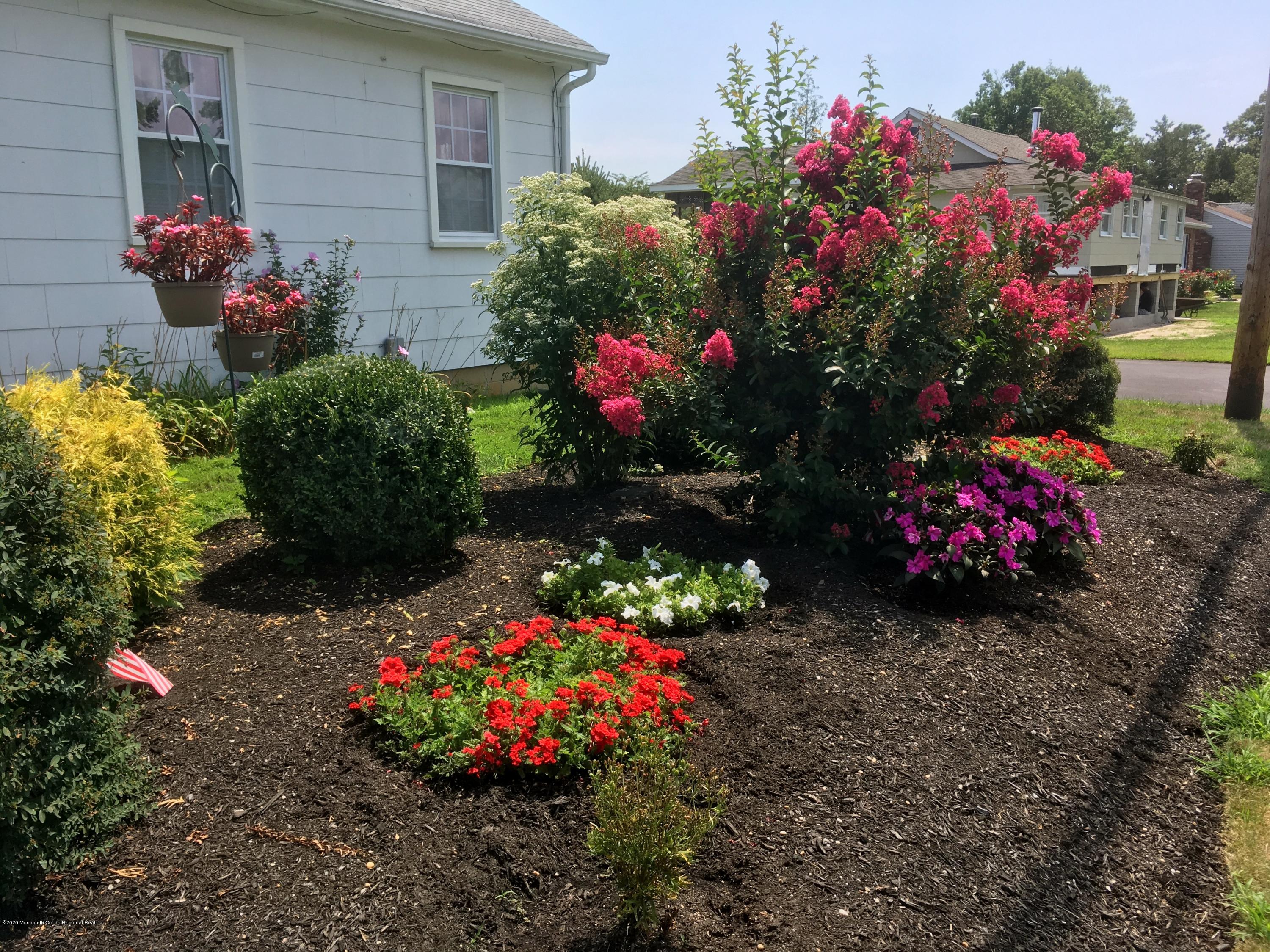 133 Grover Road Toms River, NJ 08753 - Photo 6 of 32 SIDE GARDEN