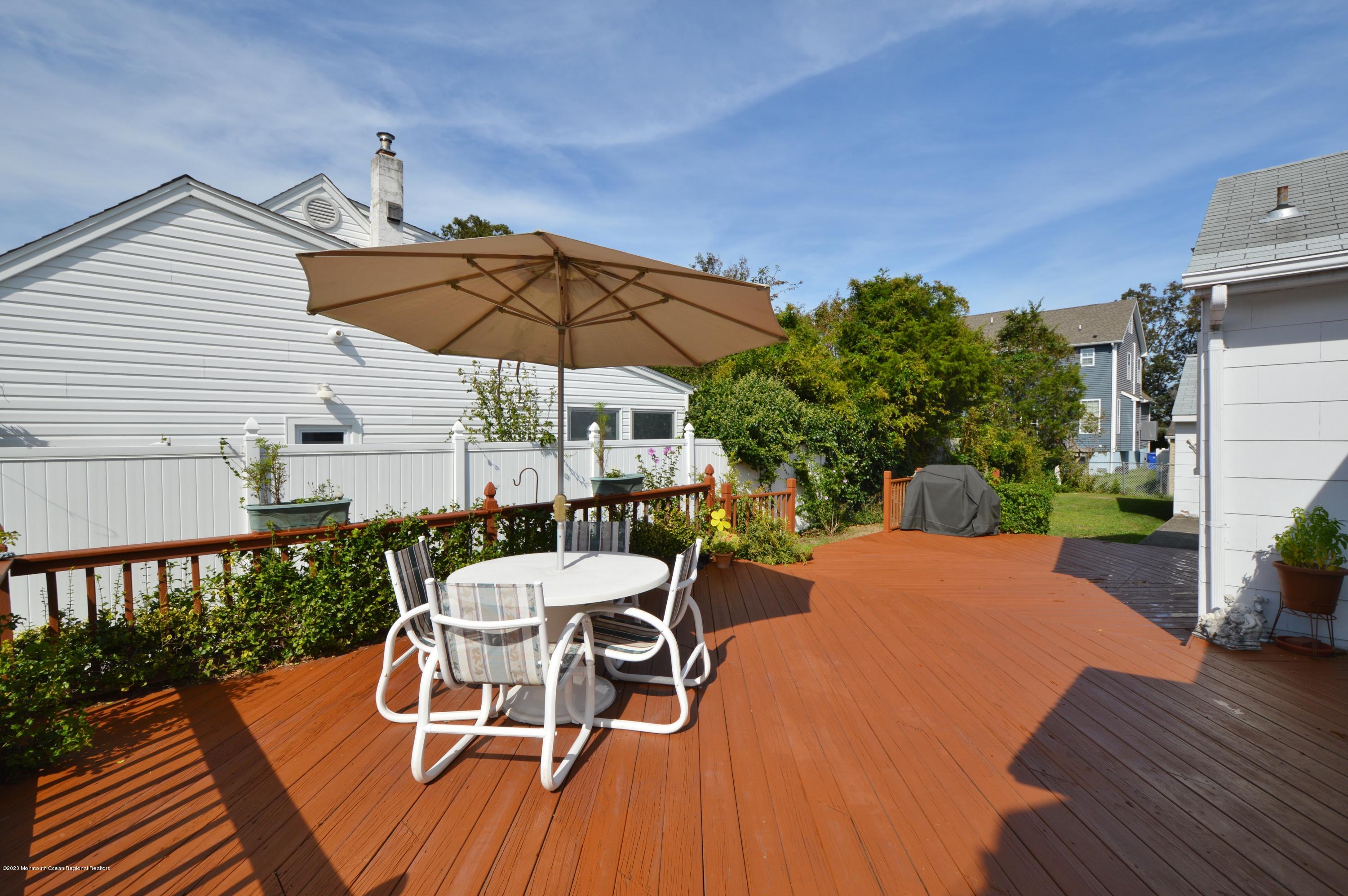 133 Grover Road Toms River, NJ 08753 - Photo 8 of 32 OVERSIZED REAR DECK