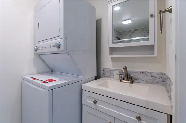 $250,000 | 21564 Co Road 1718, Mathis, TX 78368