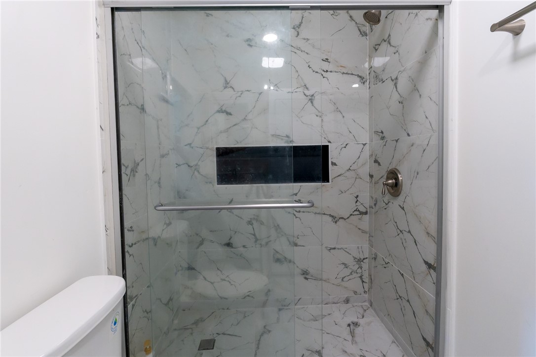 21564 Co Road 1718 Mathis, TX 78368 - Photo 27 of 37 Shower Apartment