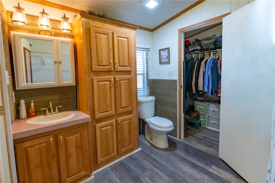 21564 Co Road 1718 Mathis, TX 78368 - Photo 33 of 37 Bathroom