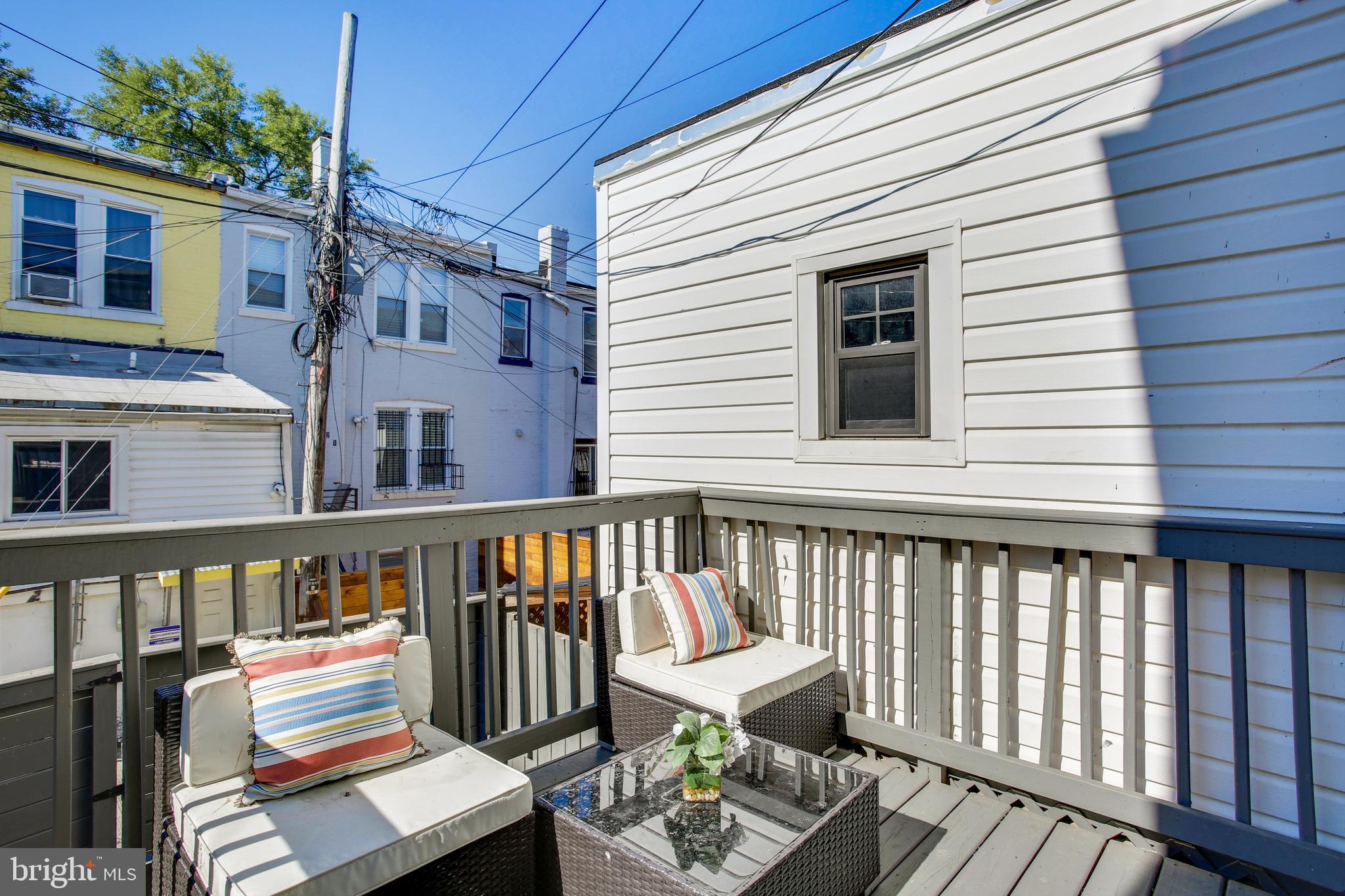 724 Hobart Place Northwest Washington, DC 20001 - Photo 7 of 31