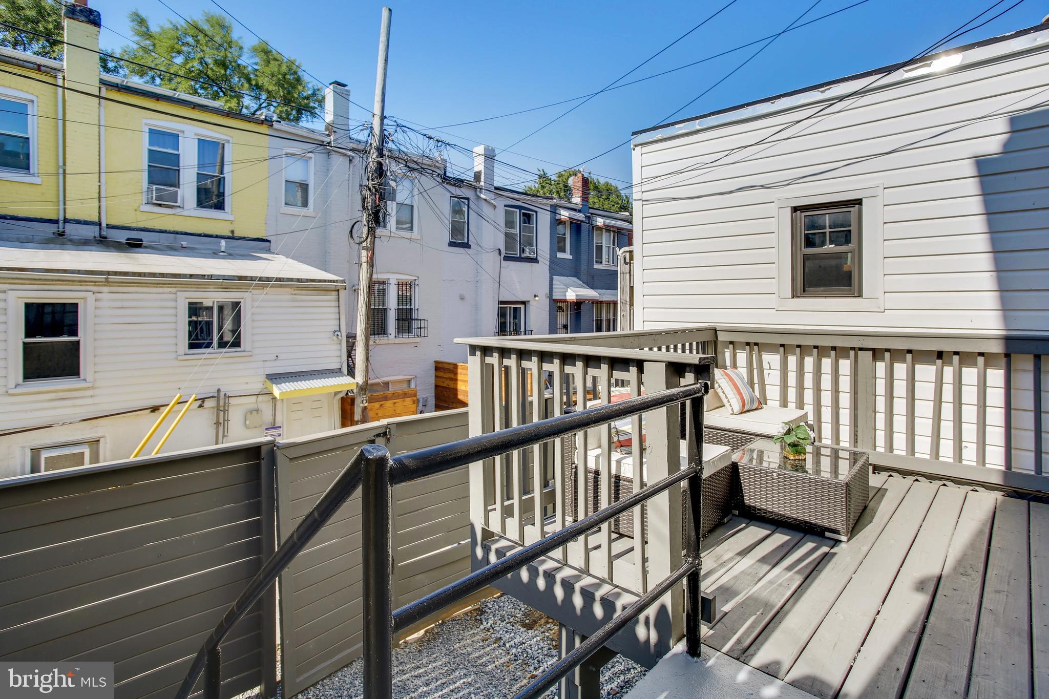 724 Hobart Place Northwest Washington, DC 20001 - Photo 8 of 31