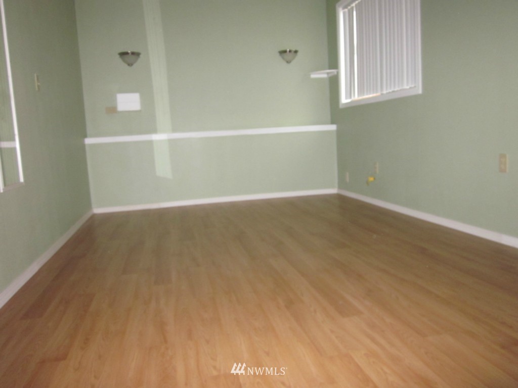 4433 Southeast 4th Street Renton, WA 98059 - Photo 13 of 15